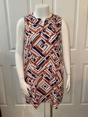 VINCE CAMUTO Sleeveless Geo-Print in neutral and blue Colors.